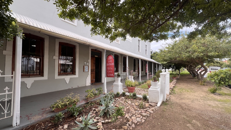 4 Bedroom Property for Sale in Redelinghuys Western Cape
